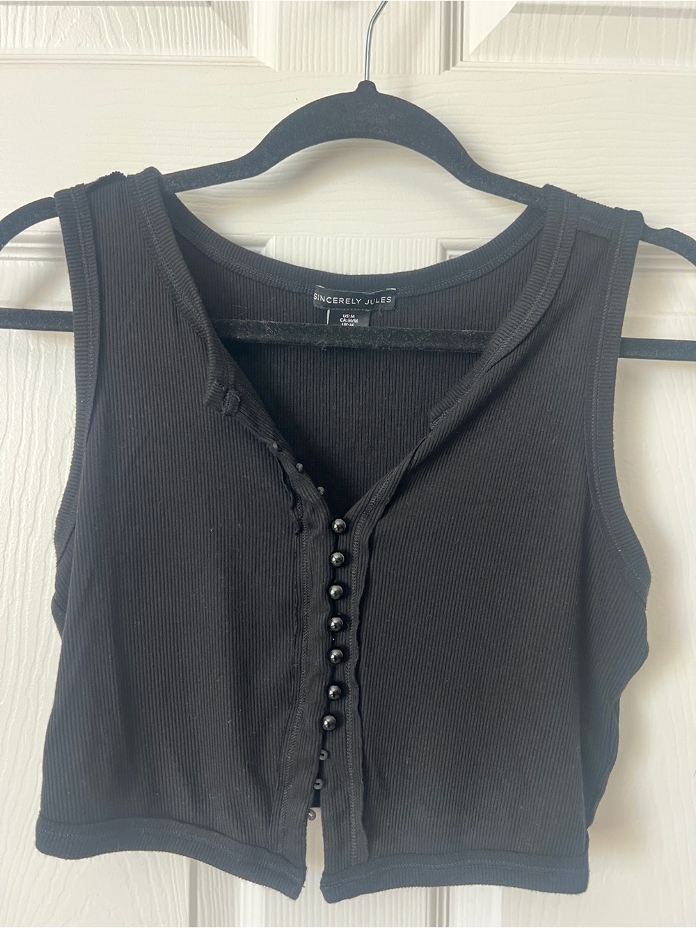 Sincerly Jules Black Ribbed Button-Front Tank Top